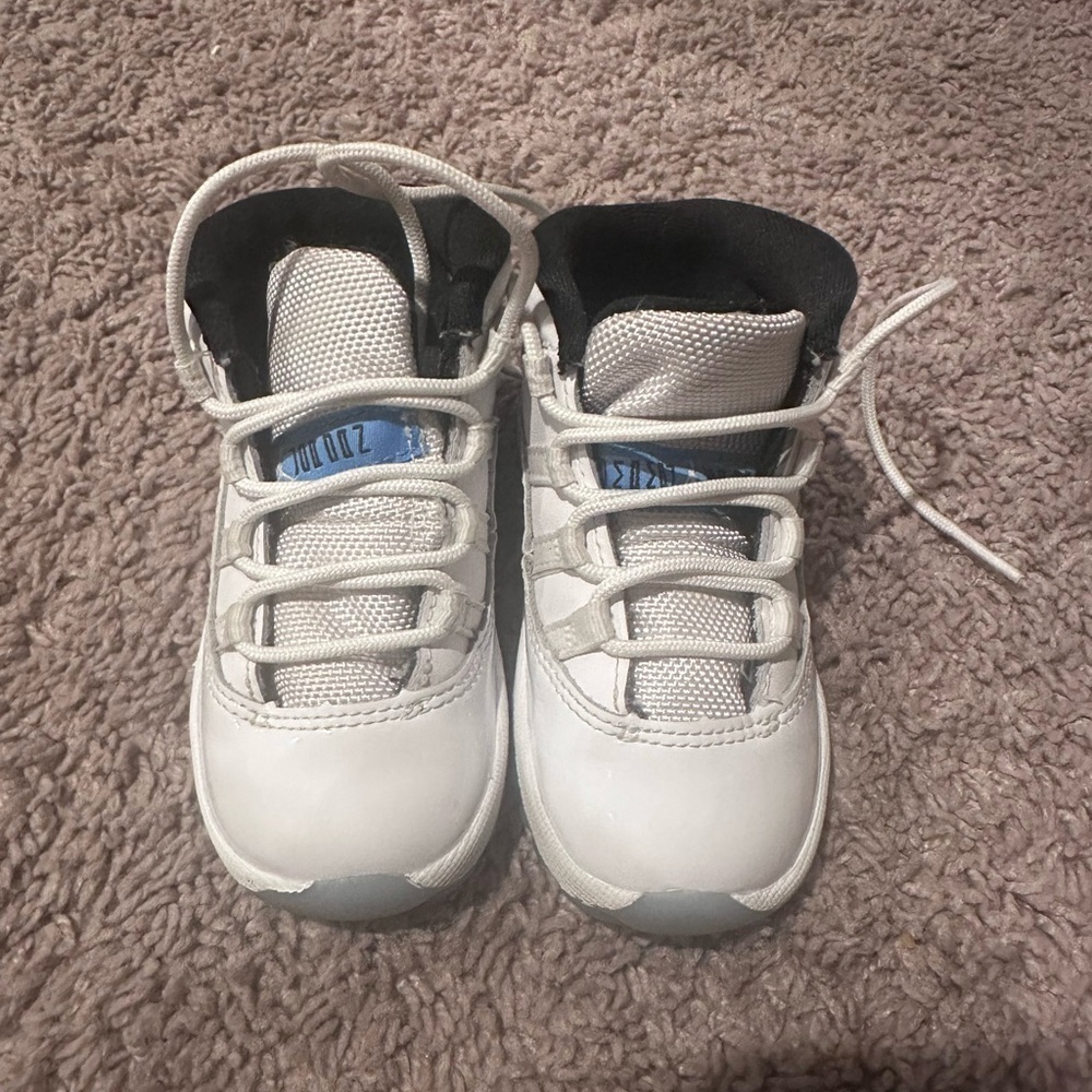Preloved Jordan 11 Legend Blue